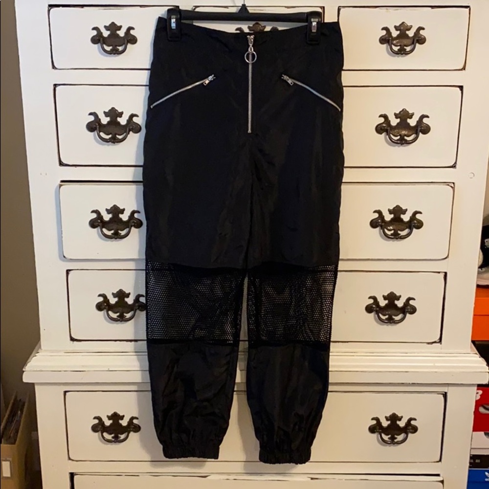 Windbreaker joggers NEVER WORN GREAT CONDITION
